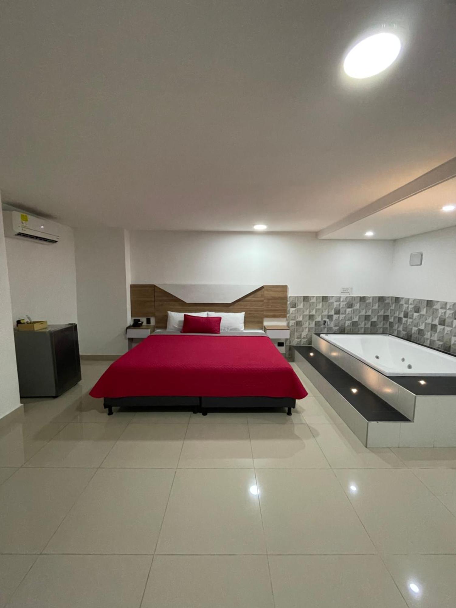 Hotel Ofix เมเดยิน ภายนอก รูปภาพ