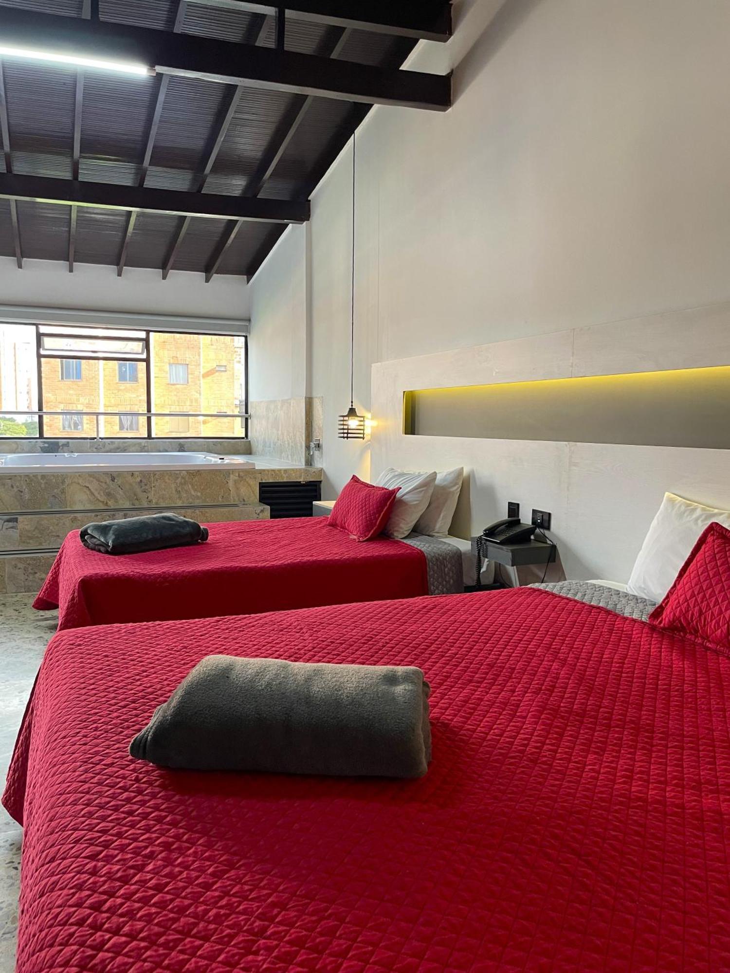 Hotel Ofix เมเดยิน ภายนอก รูปภาพ