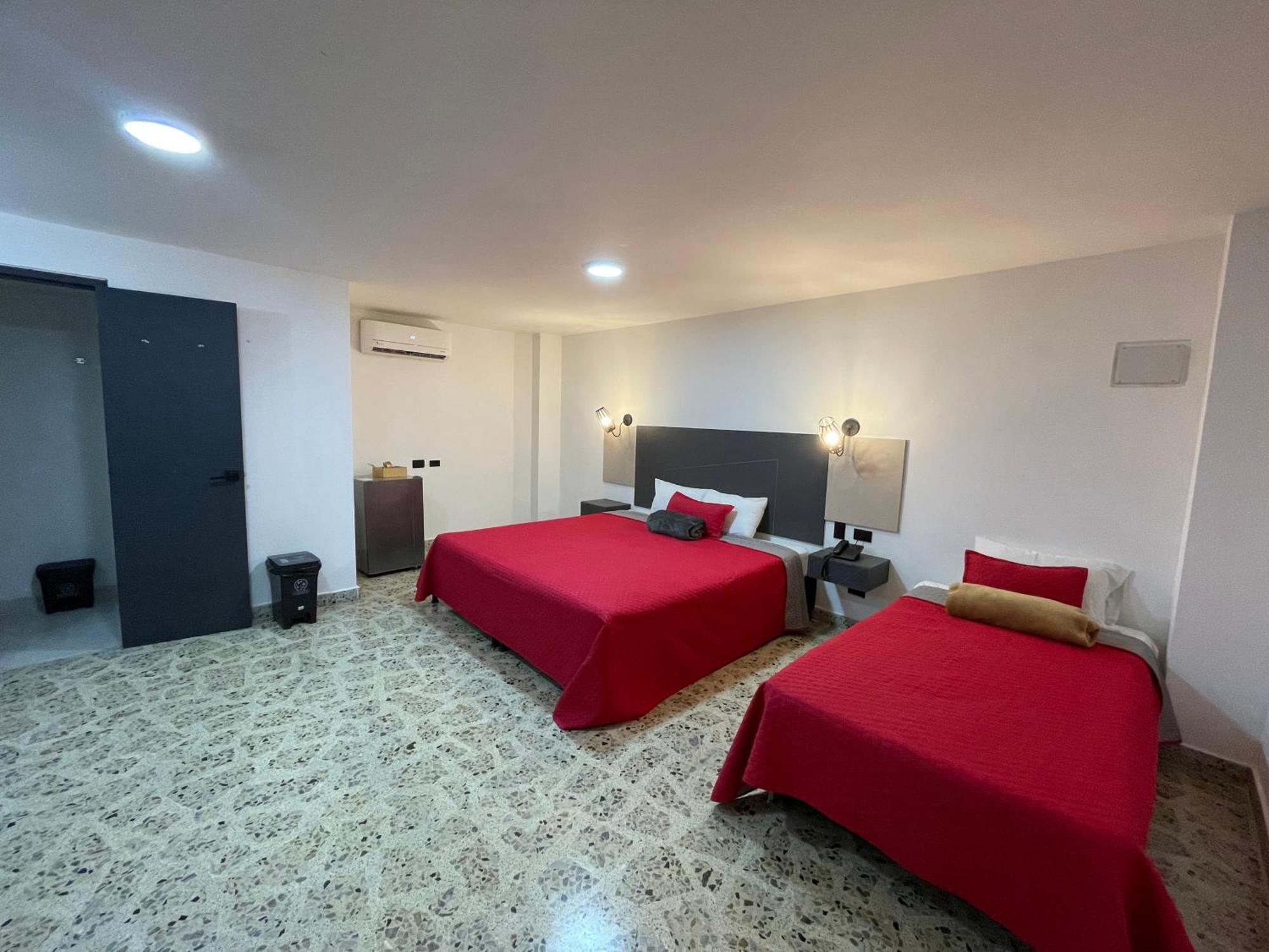 Hotel Ofix เมเดยิน ภายนอก รูปภาพ